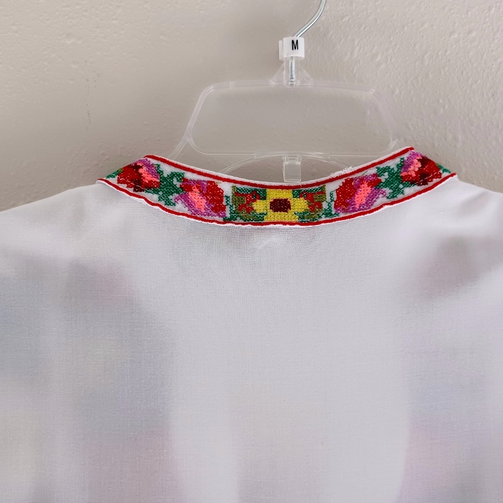 Bohemian Floral Embroidered White Blouse From Avelina, Size S - Picture 12 of 16